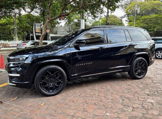 JEEP COMMANDER 1.3 T270 TURBO FLEX OVERLAND AT6 JEEP COMMANDER 1.3 T270 TURBO FLEX OVERLAND AT6